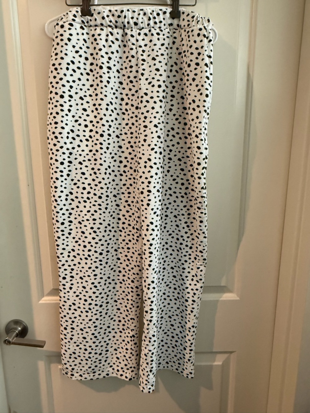 White Sleeveless Polka Dot Feather Hem Top & Matching Bottoms - Picture 3 of 4